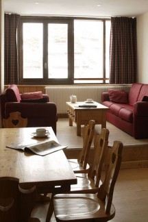 Chalet 2100A  alternative view 2
