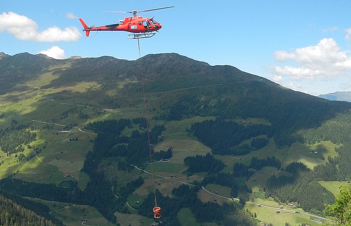 Flying in parts by helicopter Mayrhofen